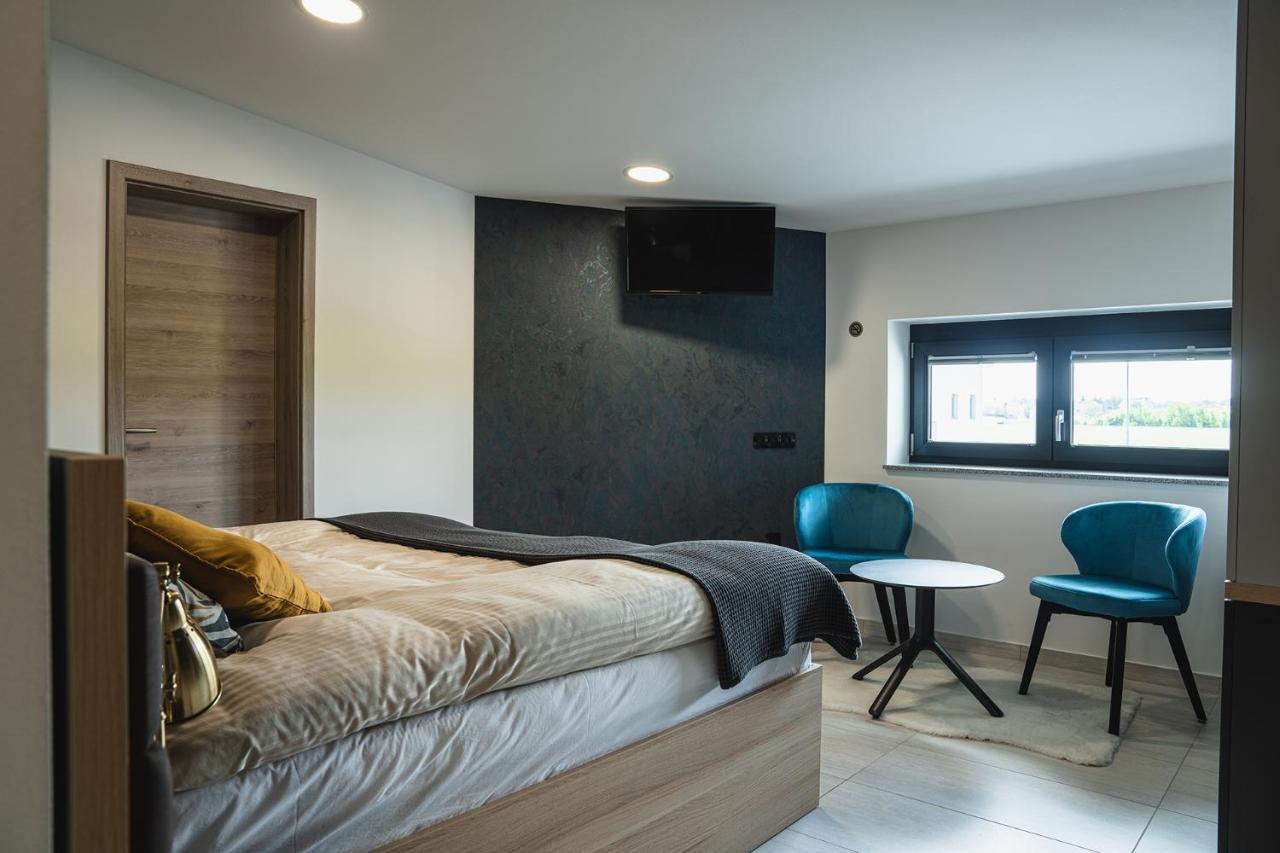B&B La Siesta Markovci ภายนอก รูปภาพ